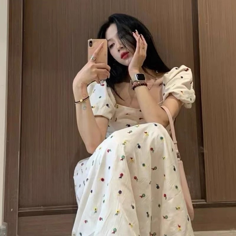 Đầm maxi thêu hoa lưng chun