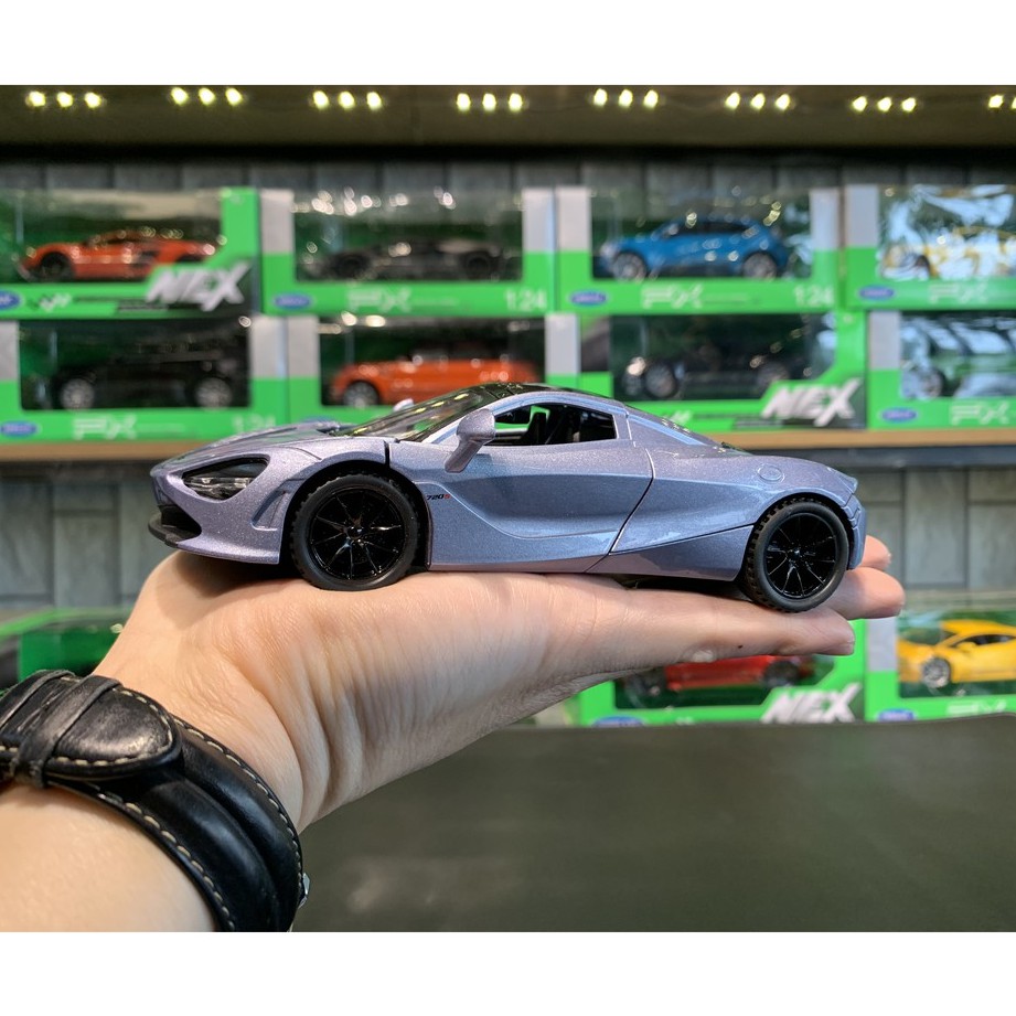 Mô hình siêu xe Mclaren 720s Tỉ lệ 1:32 của hãng JINLIFANG (đen+Tím)