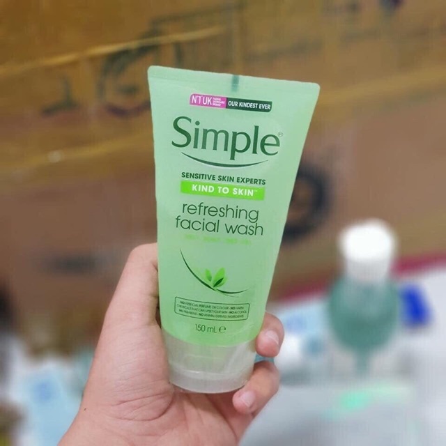 Sữa rửa mặt simple