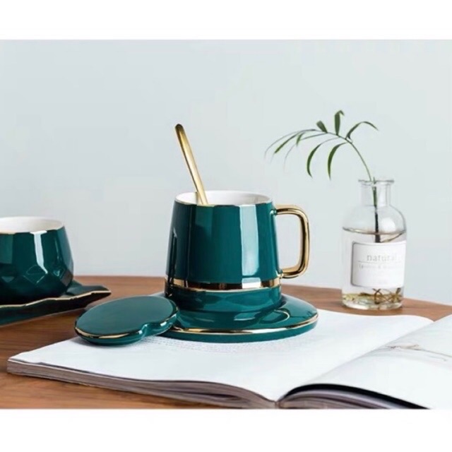 Cốc sứ xanh viền vàng