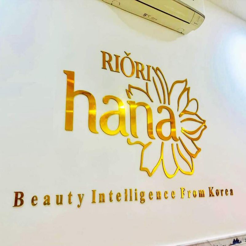 Cắt chữ Alu gương trang trí tên shop, tiệm nail, spa... có nhận cắt theo yêu cầu