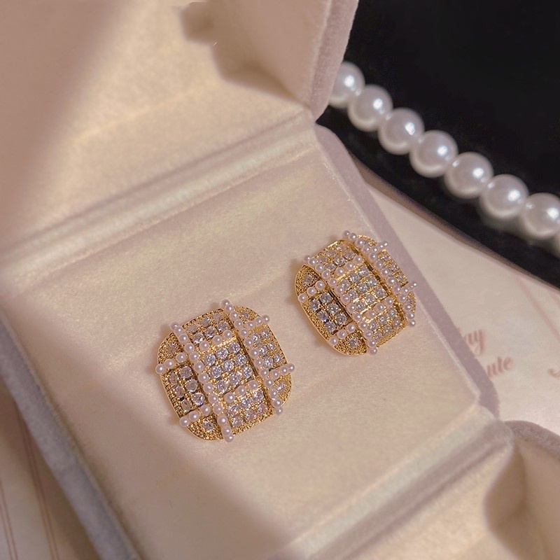 Đôi Khuyên Tai Đính Ngọc Trai Thời Trang Mùa Thu Cao Cấp Mới Cho Nữ