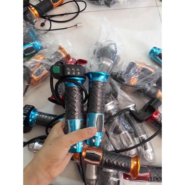 Tay Ga 3 Số Báo Đèn Dùng Cho Xe Điện Xmen Hoặc Zoomer