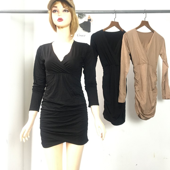Đầm body tay dài cổ V vạt xéo nhún hông