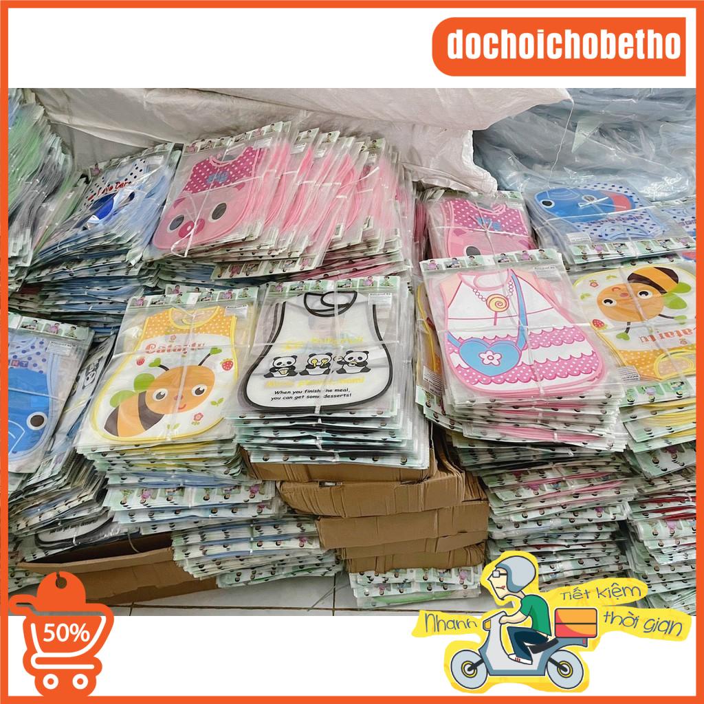 Yếm ăn dặm chống thấm bằng nhựa in hình đáng cho bé, dễ vệ sinh