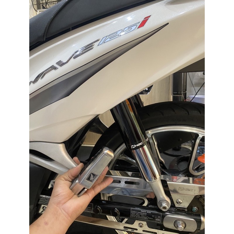 Gác chân sau cánh chim