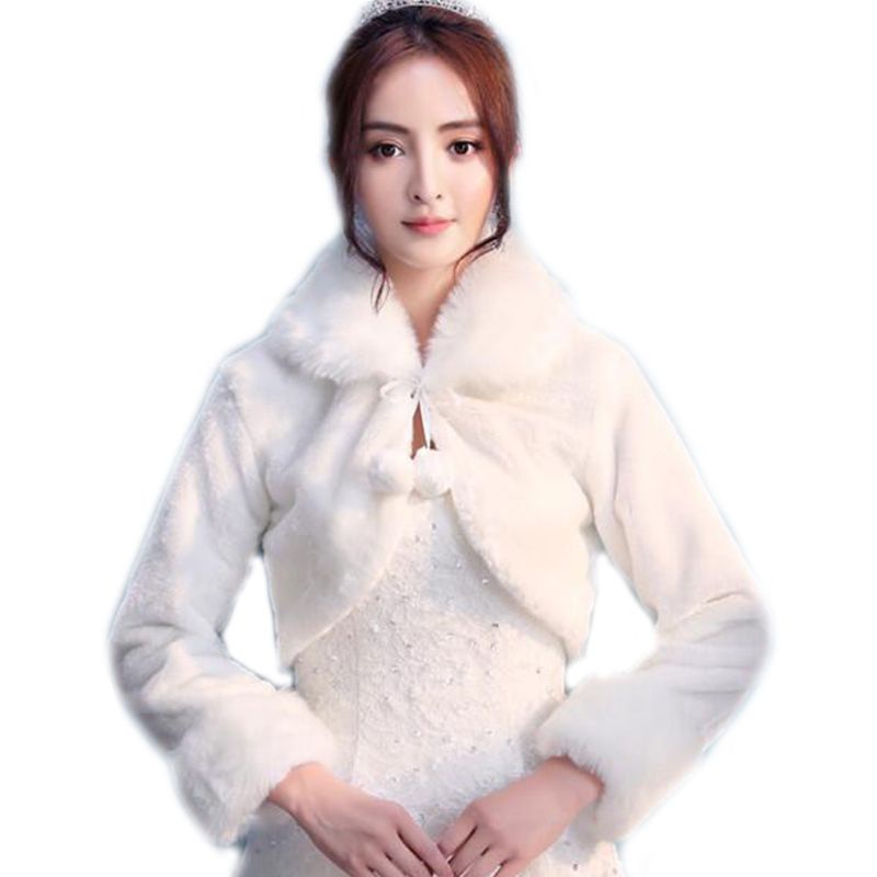 Áo choàng bằng lông dày phối quả banh lông hở phía trước thời trang mùa đông cho cô dâu