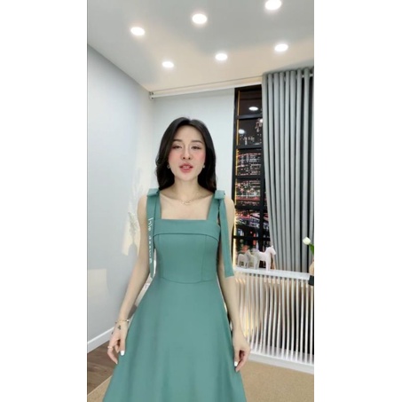 Đầm xanh hai dây chữ Sweet girl thêu
