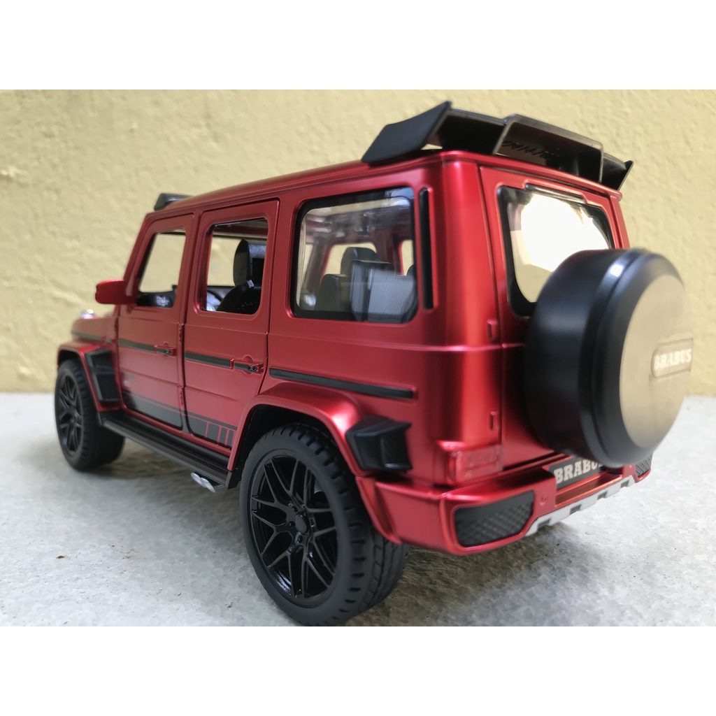 Mô hình xe Mercedes BRABUS G800 1:24