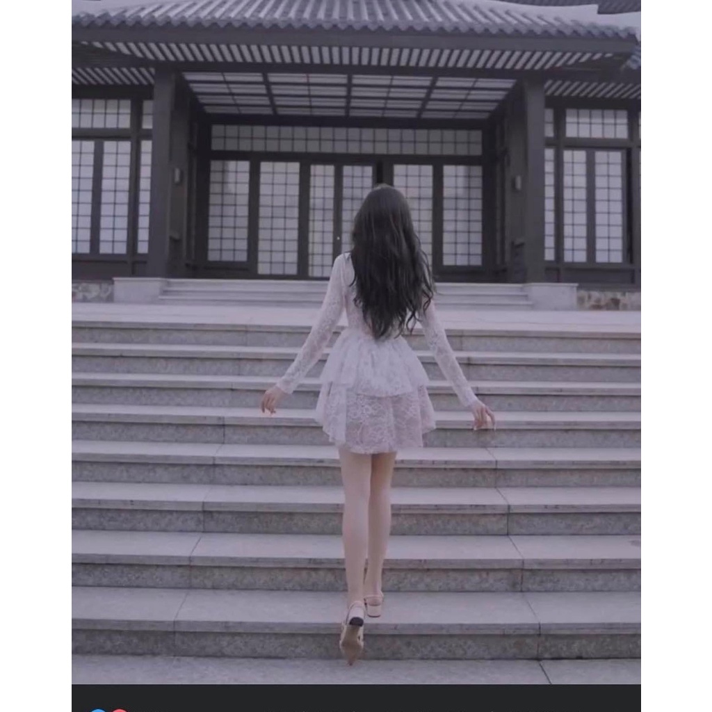 Váy ren nude 2 tầng xoè tay dài tiểu thư