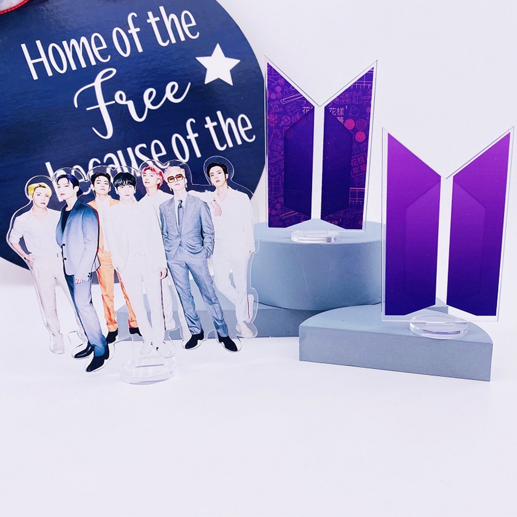 Thẻ Acrylic Hai Mặt In Hình Nhóm Nhạc Bts Để Bàn Trang Trí