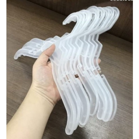 Móc nhựa trẻ em dùng treo đồ cho bé, phù hợp cho shop và gia đình