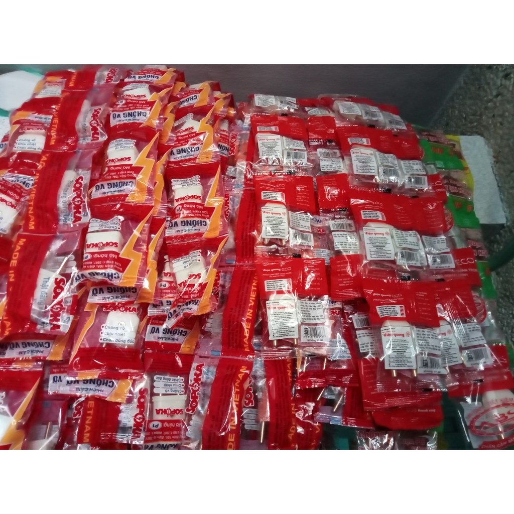 Phích cắm Điện Quang TẶNG KÈM