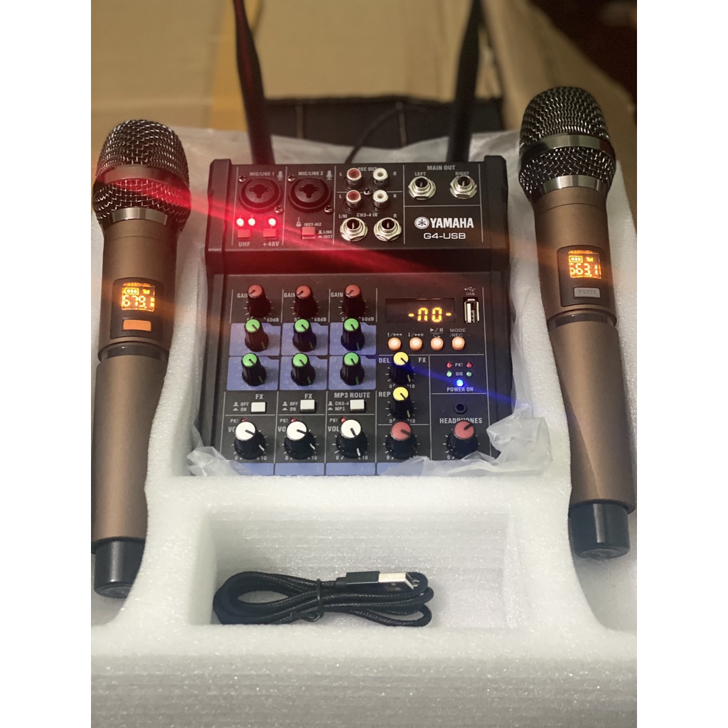 Bàn Mixer G4 live stream được hỗ trợ màn hình LED có bluetooth kiêm 2 mic không dây tiện cho oto loa kéo và các loa khác