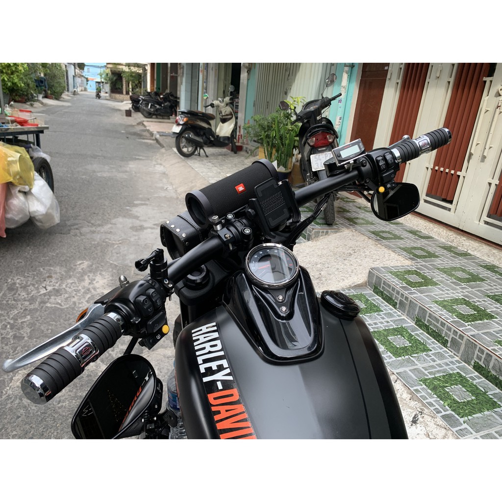 Pát gắn công tắc trên Harley Davidson
