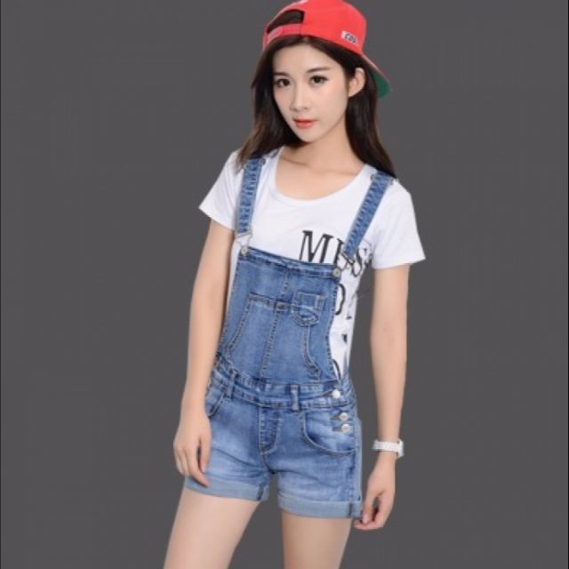 Yếm bò sành điệu, thời trang dành cho các nàng đi dạo phố , đi chơi. Chất liệu vải bò cao cấp cho bạn thần thái từng cm.