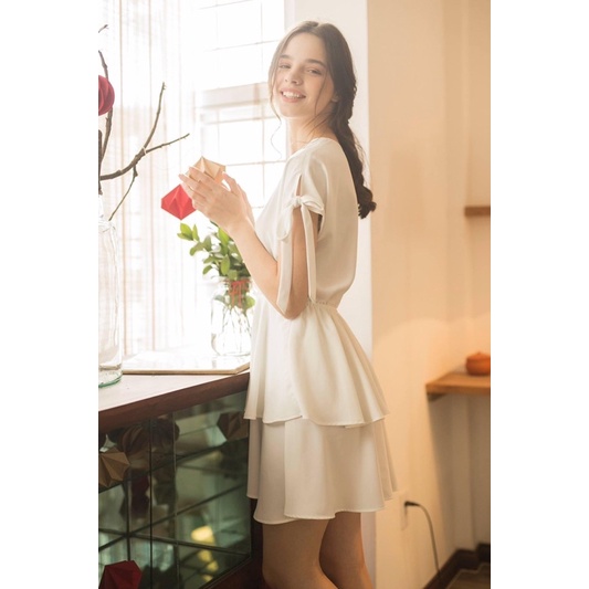 Đầm trắng buộc nơ tay EDINI M pass 150k ⭐️⭐️🌈