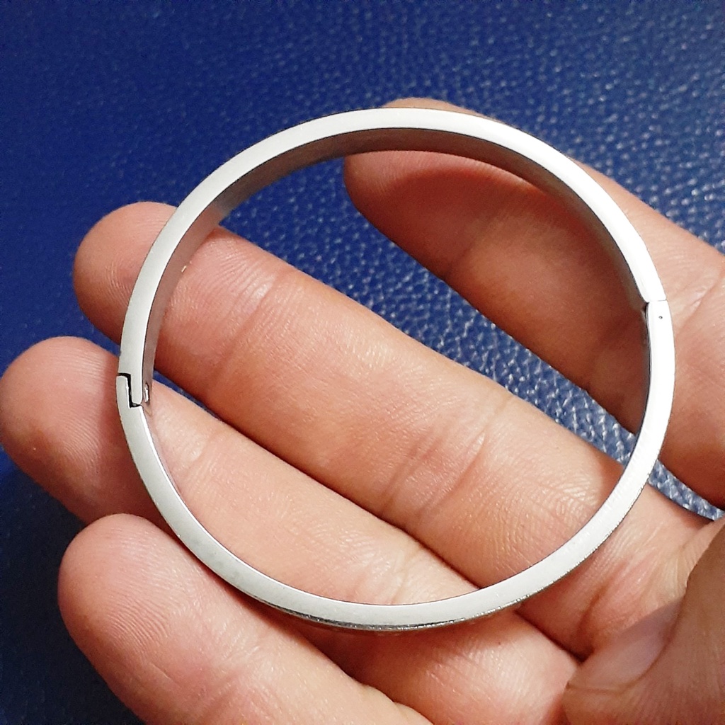 Vòng tay nữ nam mô a di đà phật hình tròn màu trắng sáng đẹp, bảo hành không đen, không gỉ - Đeo tay vạn sự may