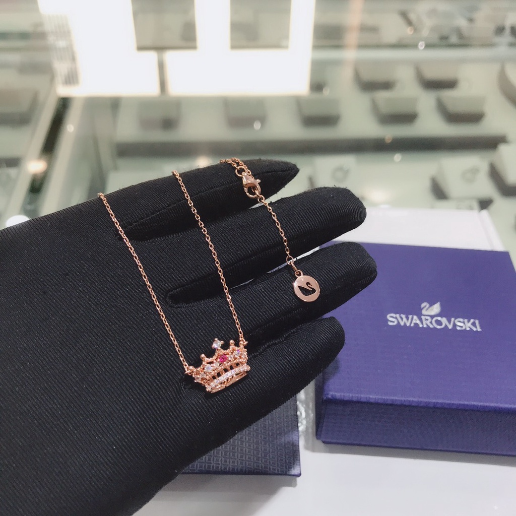 Vòng cổ mặt hình vương miện/ logo Swarovski độc đáo thời trang
