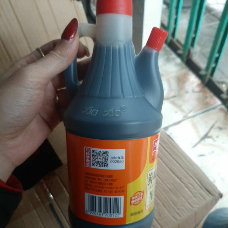 xì dầu can 800ml_ gia vị tẩm ướp tạo màu cho món ăn