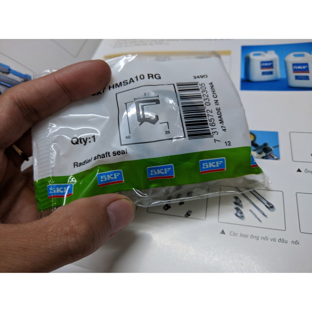 Phốt chặn SKF dành cho mâm sau Honda Winner