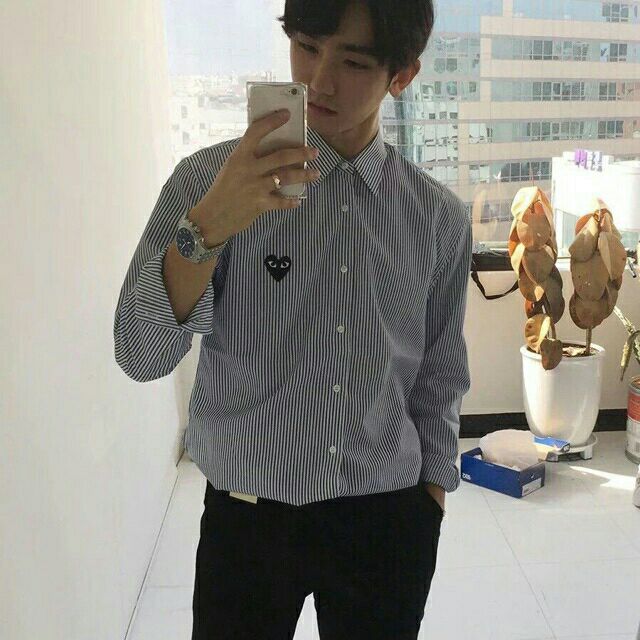 Áo sơ mi sọc tim đen