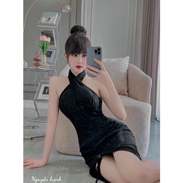 Đầm Gân Yếm Xẻ Hông Rút