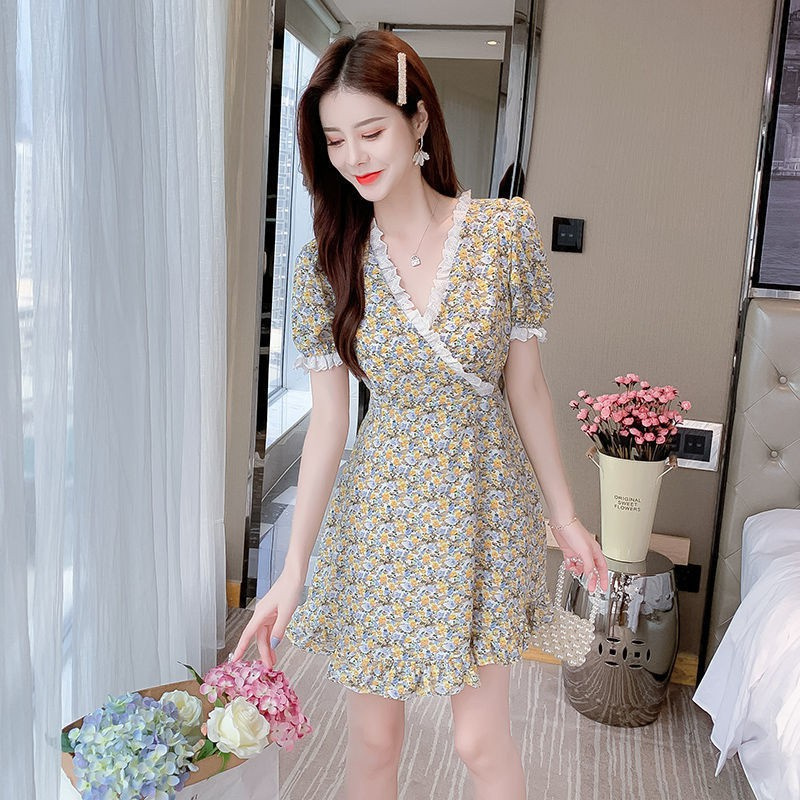 【TK】Floral dress with short sleeves, high waist dress, retro V-neck bubble sleeves, floral medium and long dress, summer new French waist slimming Platycodon skirt girls skirt