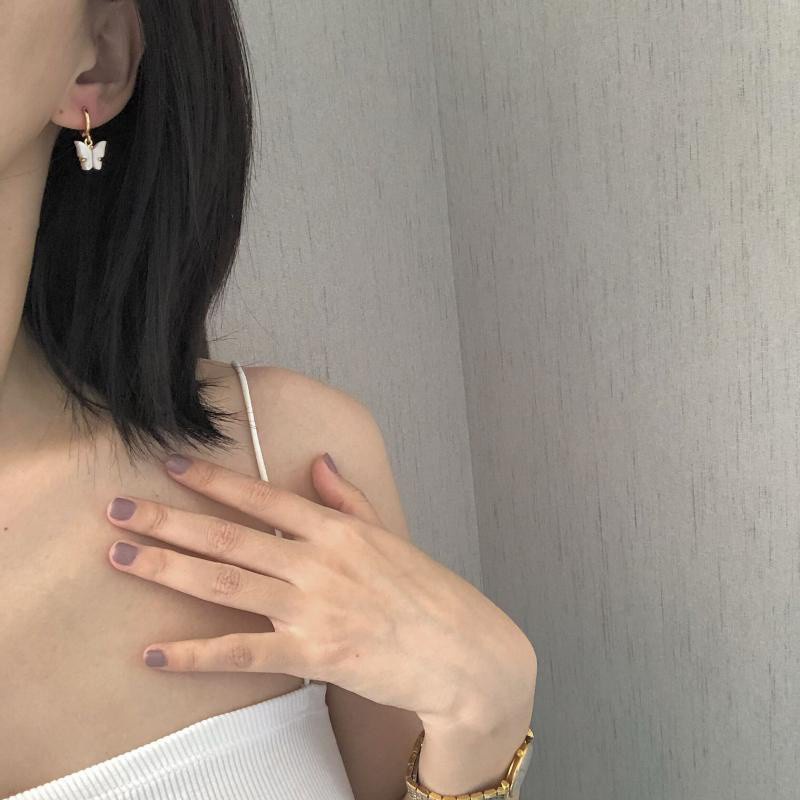 Khuyên Tai Hình Bướm Vỏ Sò Tự Nhiên Đơn Giản Và Nhẹ Nhàng