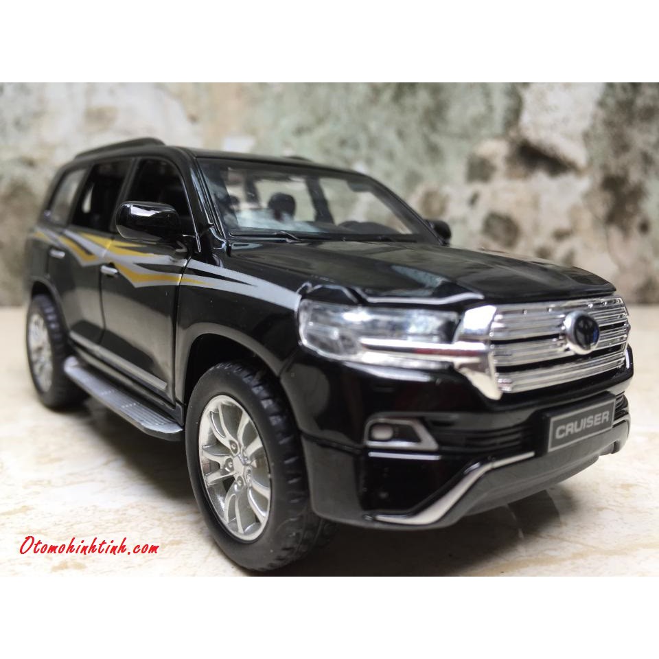 Mô hình xe TOYOTA Land Cruiser 2018 1:32