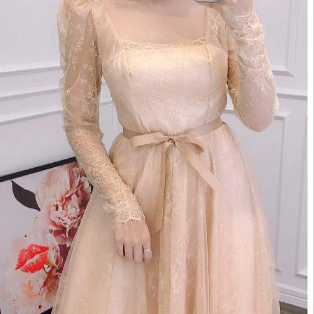 Đầm ren xòe