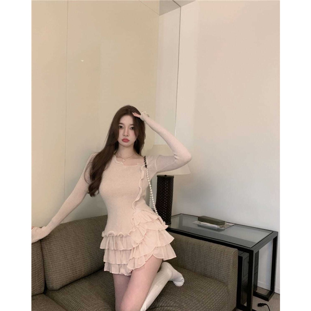 In the autumn of 2021, the new Korean women's sweater niche design sense ruffled slim chic top high waist skirt [deliver