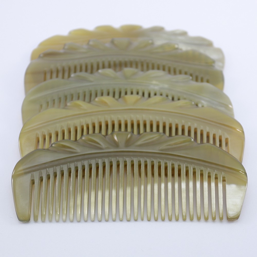 Lược sừng xuất Nhật (Size: S - 13cm) Lược múi bưởi khía đẹp nhỏ gọn - COH183- Horn Comb of HAHANCO - Chăm sóc tóc