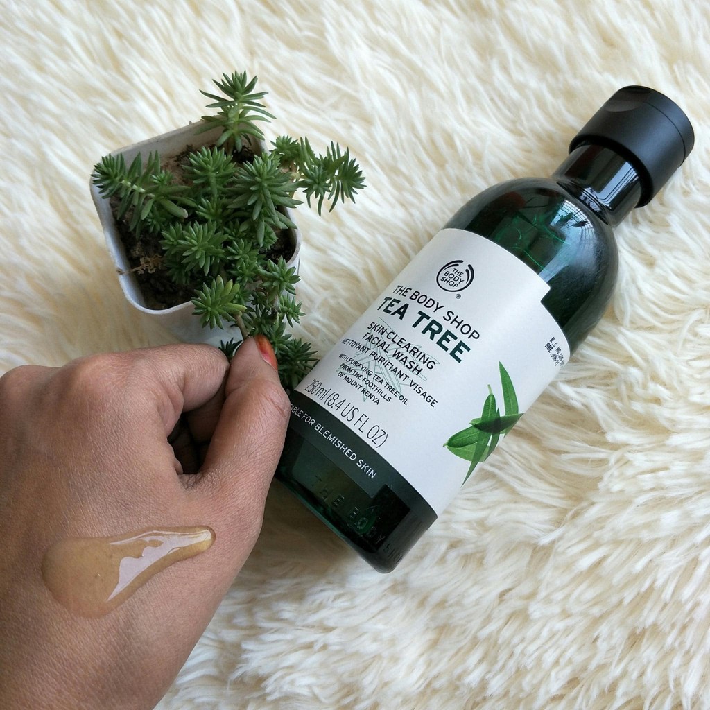 Sữa Rửa Mặt Tea Tree Skin Clearing Facial Wash