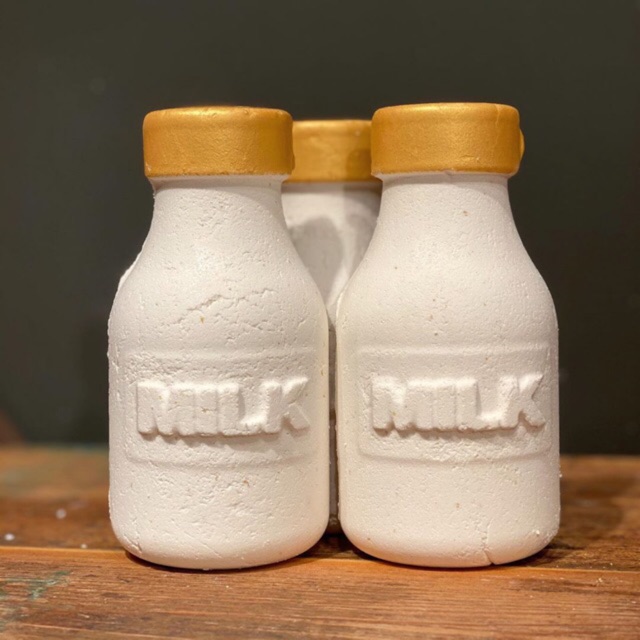 Bánh tạo bọt tắm LUSH - Milky Bath bubble bar | BigBuy360 - bigbuy360.vn