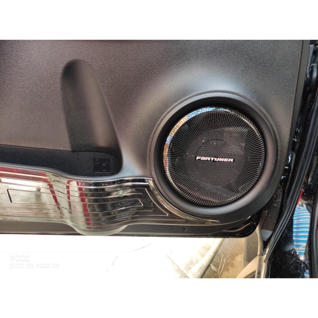 Ốp chống xước Tapli, Táp li cửa Toyota Fortuner 2017-2023 - vân titan hàng cao cấp