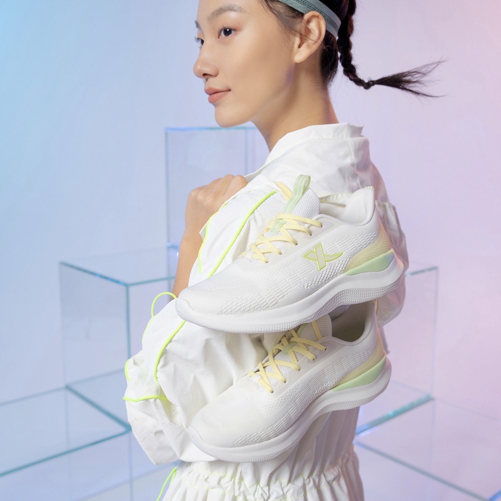 Giày Thể Thao Chạy Bộ Phối Lưới Thoáng Khí Gọn Nhẹ Chống Sốc Thời Trang 2022 Cho Nữ