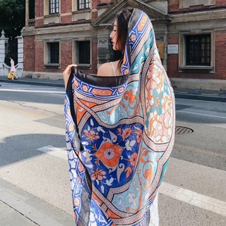 Khăn choàng và áo choàng đi biển