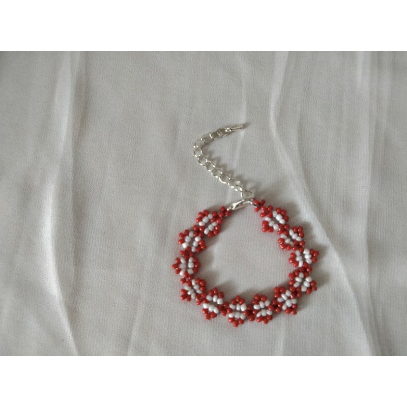 Vòng tay hạt cườm handmade