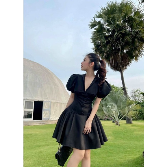 [Mã FAMARAL1 giảm 10K đơn 50K] Đầm dự tiệc dáng xòe phối nút sang trọng Crist Dress | BigBuy360 - bigbuy360.vn