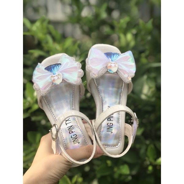 Sandal đính nơ gắn cườm cho bé gái 8107- dép quai hậu của bé đi học đế dẻo có gót êm chân chắc chắn (sz27-sz37) 8109