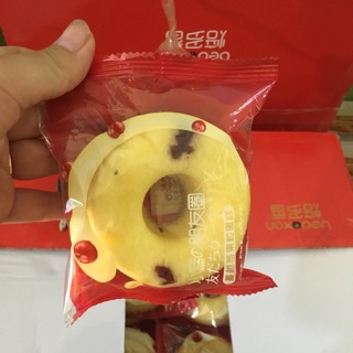 1 thùng 2kg bánh bông lan nho tròn