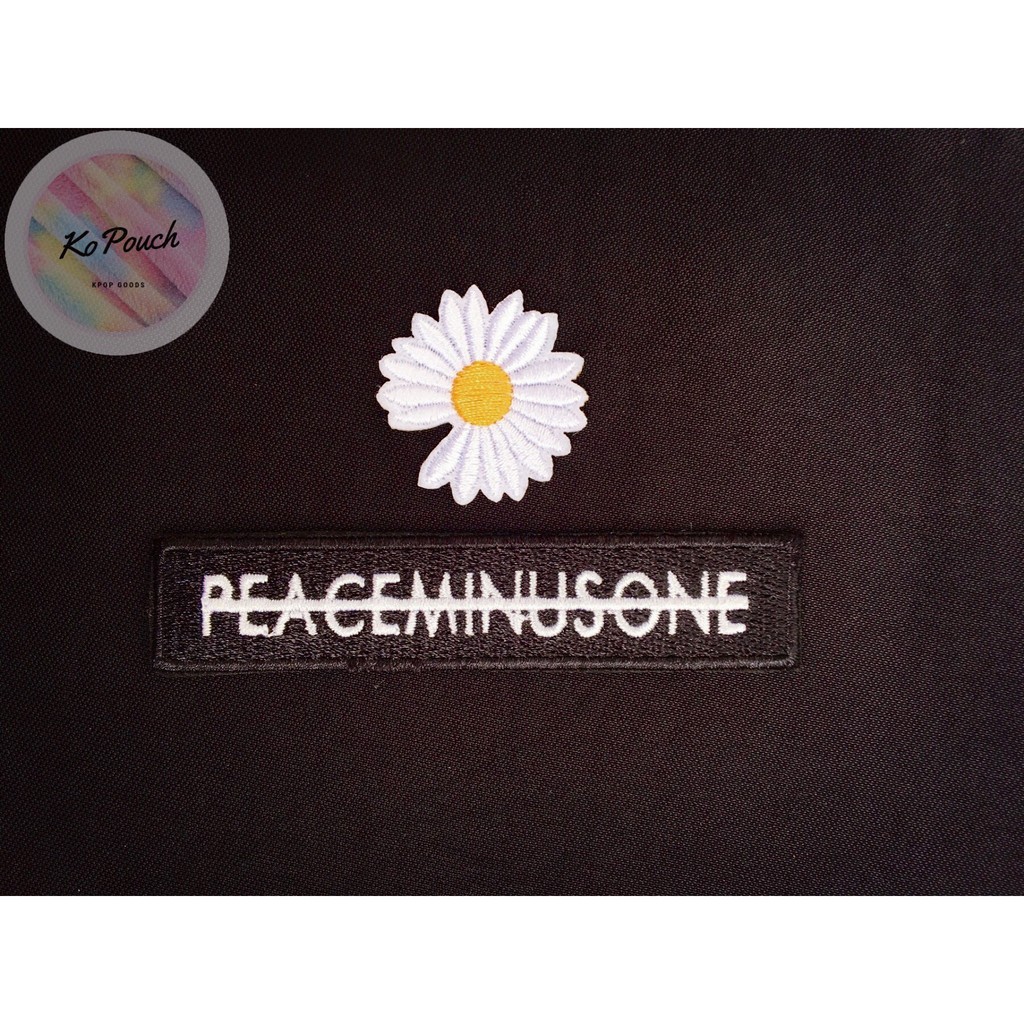 Set Sticker/Miếng Vải Thêu Có Keo Ủi Nhiệt Hình Hoa Cúc Và Logo Chữ Peaceminusone GD