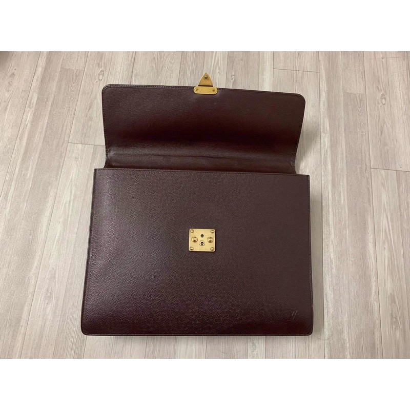 Cặp LV có khoá | BigBuy360 - bigbuy360.vn