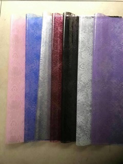 Giấy và khung cắm hoa