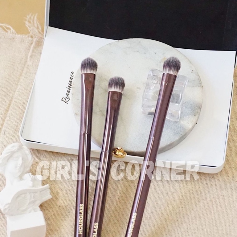 Cọ Tán Bầu Mắt - Che Khuyết Điểm Hourglass N.3