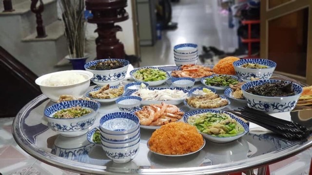 Bộ Bát Đĩa Bát Tràng Họa Tiết Vân Cổ-Gồm 21 Chi Tiết-Vân Nổi Sang Trọng-Men Dầy Dặn-Giao Hàng  An ToànToàn Quốc