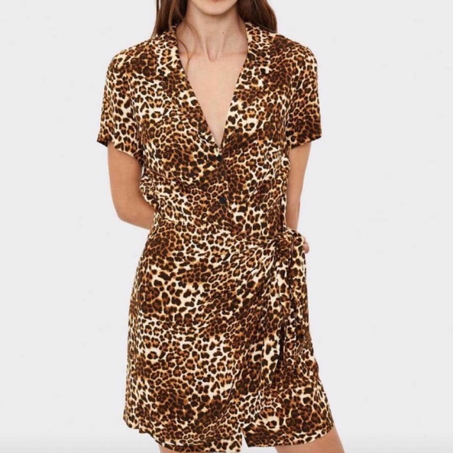 Váy da báo pull & bear auth
