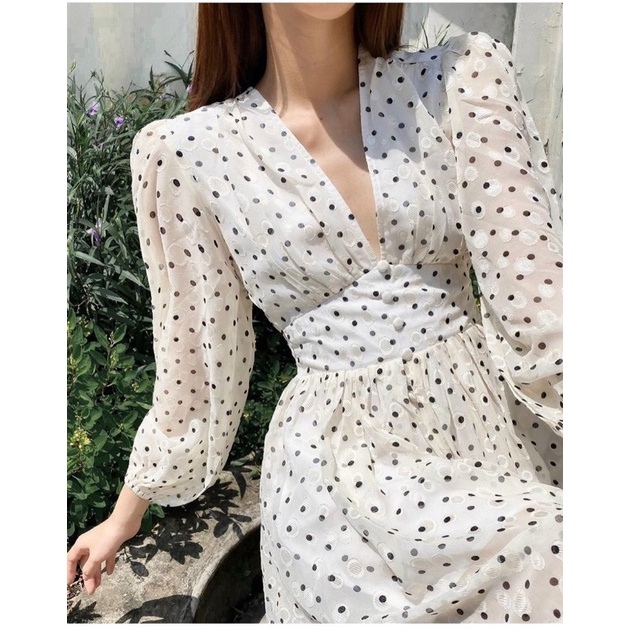 ‼️‼️đầm ren bi cổ v nút bọc,hàng đẹp y hình nè