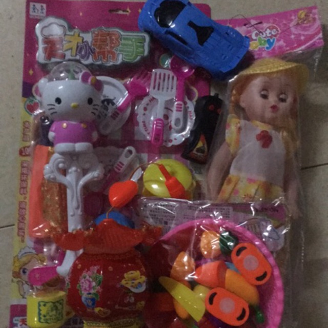 Combo 6 sản phẩm đồ chơi trẻ em:xe điều khiển , búp bê biết hát, bộ cắt hoa quả , đèn lồng, đèn kitty , búp bê nấu ăn